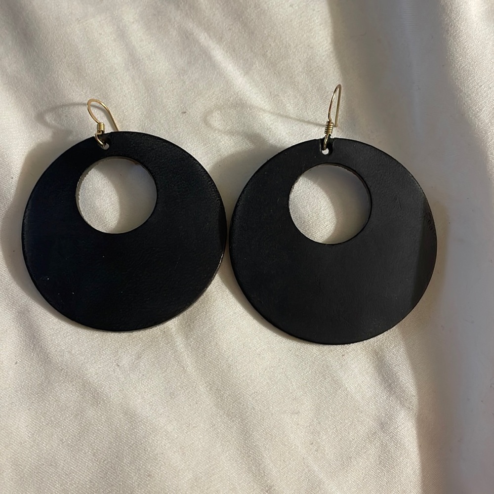 Nickel & Suede Black Earrings